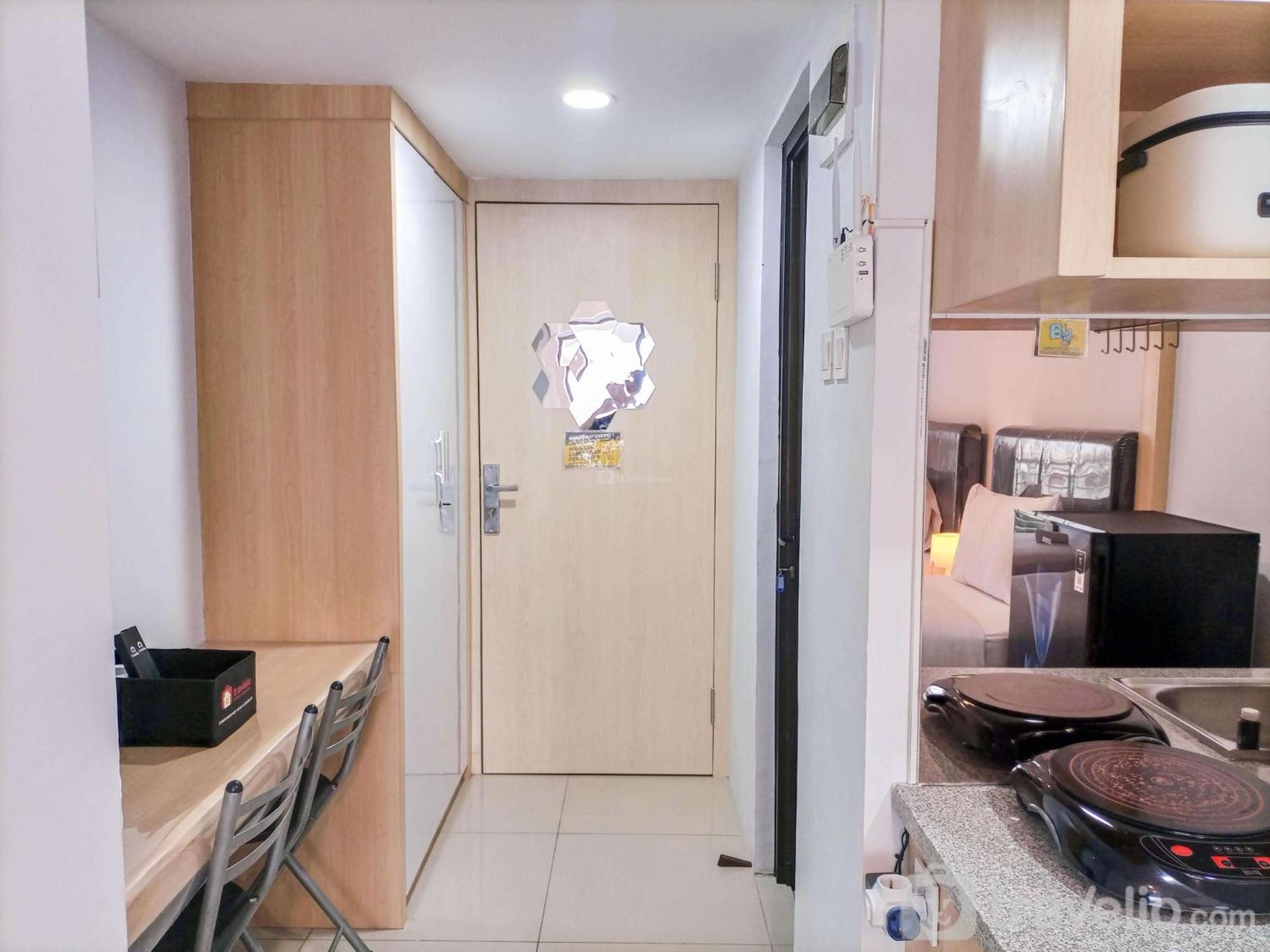 Luxurious At De Prima By Travelio Apartemen